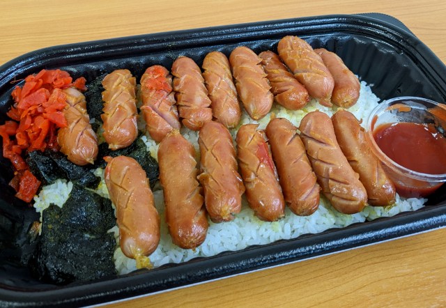 ウインナー16本搭載!! すたみな太郎の「ウィンナー弁当」(税込1000円)が最高すぎる!